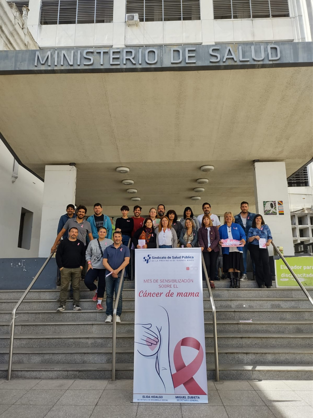 El SSP vistió de Rosa la Sede Ministerio de Salud Sindicato de Salud